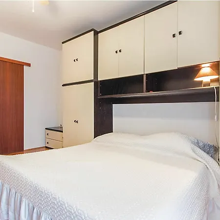With 2 Bedrooms In Fazana, With Furnished Terrace And Wifi * プーラ